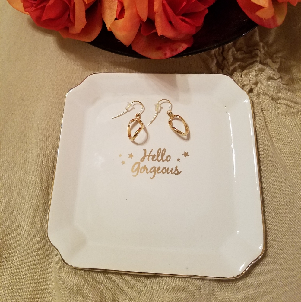 *FREE Trinket Tray + Dainty Gold earrings